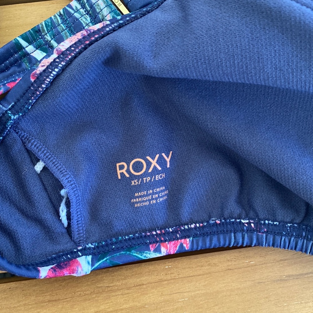 Size XS-L Bikini Bundle - Picture 8 of 14